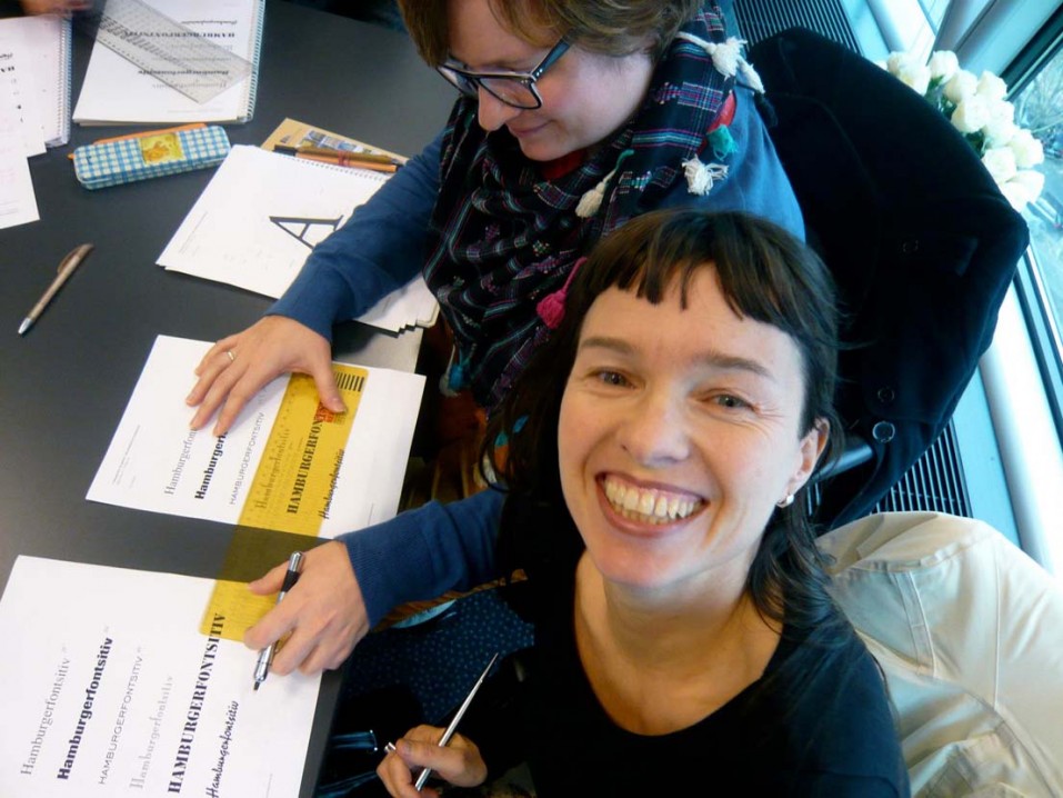 Patricia Tessitore, AGD (mp design, Würzburg) und Laura Schweizer (Döbeledesign Werbeagentur GmbH, Wiesbaden).