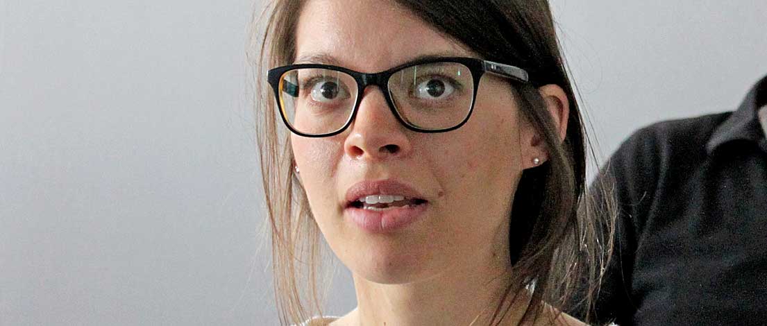 Eva Becker, AGD (konzebt. KOMMUNIKATIONSDESIGN, Aachen). Typoakademie, Seminar »Typografie im Grafik- und Kommunikationsdesign« am 11. Juni 2015 bei STARTPLATZ im Mediapark Köln. Foto: Wolfgang Beinert, Berlin.