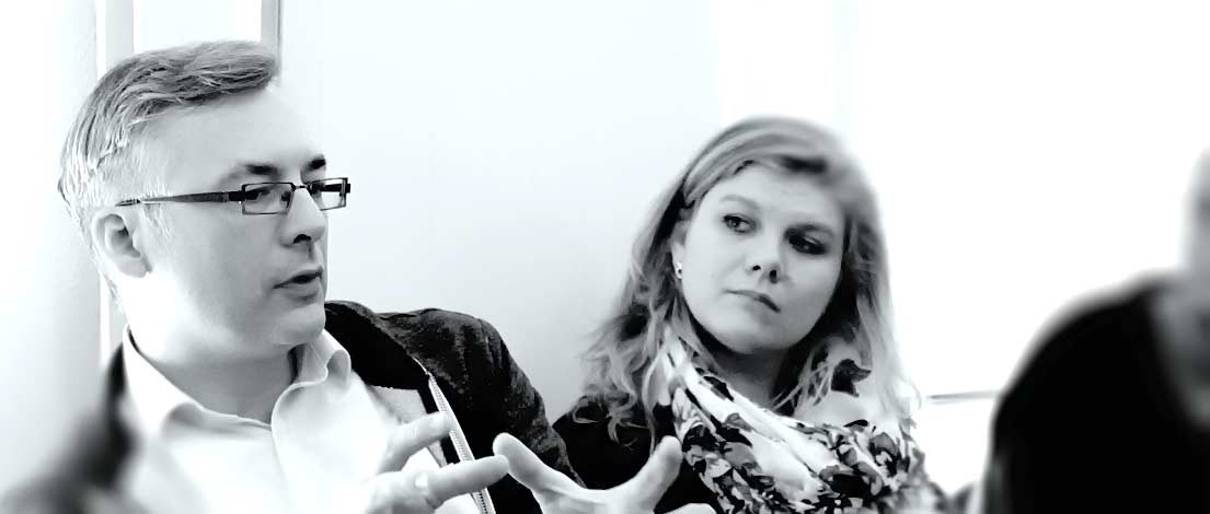 Jan Brügmann (GFISH IDENTITÄTSBILDUNG Brand- & Creativ-Direction, Ahrensburg) und Linda Radbruch (VSF&P GmbH, Hamburg). Typoakademie, Seminar »Typografie im Grafik- und Kommunikationsdesign« am 25. April 2016 im Literaturhaus Hamburg. Foto: Wolfgang Beinert, Berlin.