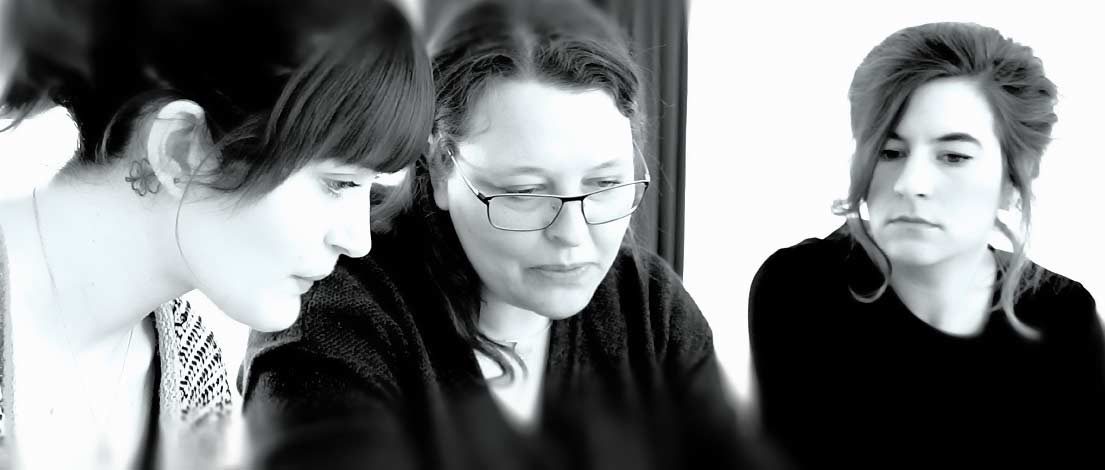 Sarah Mehlis (in medias rees Werbeagentur, Stuttgart), Susanne Beutel (JoussenKarliczek, Schorndorf) und Philine Delekta (JoussenKarliczek, Schorndorf). Typoakademie, Seminar »Typografie im Grafik- und Kommunikationsdesign« am 29. April 2016 im Hospitalhof in Stuttgart. Foto: Wolfgang Beinert, Berlin.